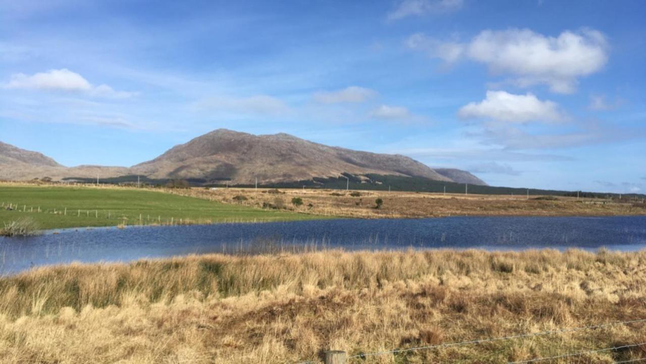 Railway View - Connemara Bed & Breakfast Recess Exterior photo